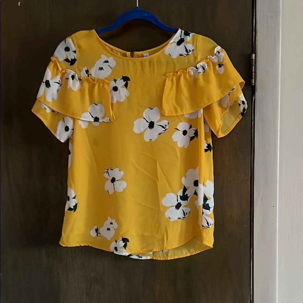 Xhilaration Yellow Puff Sleeve Ruffled Blouse